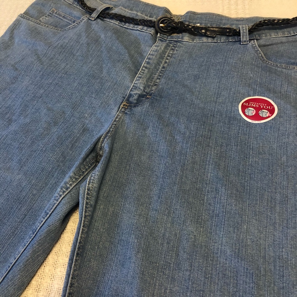 Women’s shorts - Picture 2 of 9